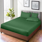 ROYALE LINENS 300 Thread Count 100% Long Staple Combed Cotton Fitted Sheet Queen - Super Soft Deep Pocket Bottom Sheet - Fitted Sheets Only - Elastic Sheets (Queen, Hunter Green)